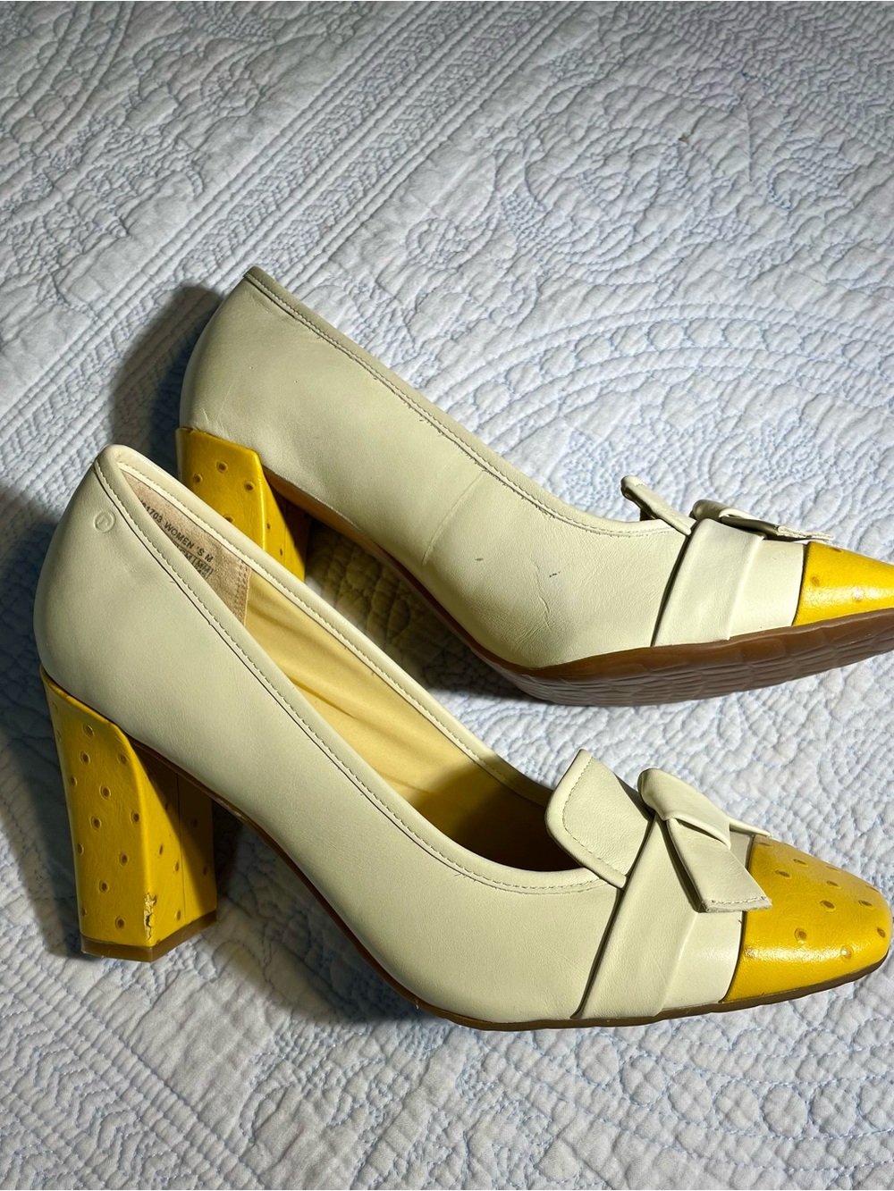 Rockport Women's Two-Tone Yellow and Cream Leather Heels Classic! - Picture 2 of 7